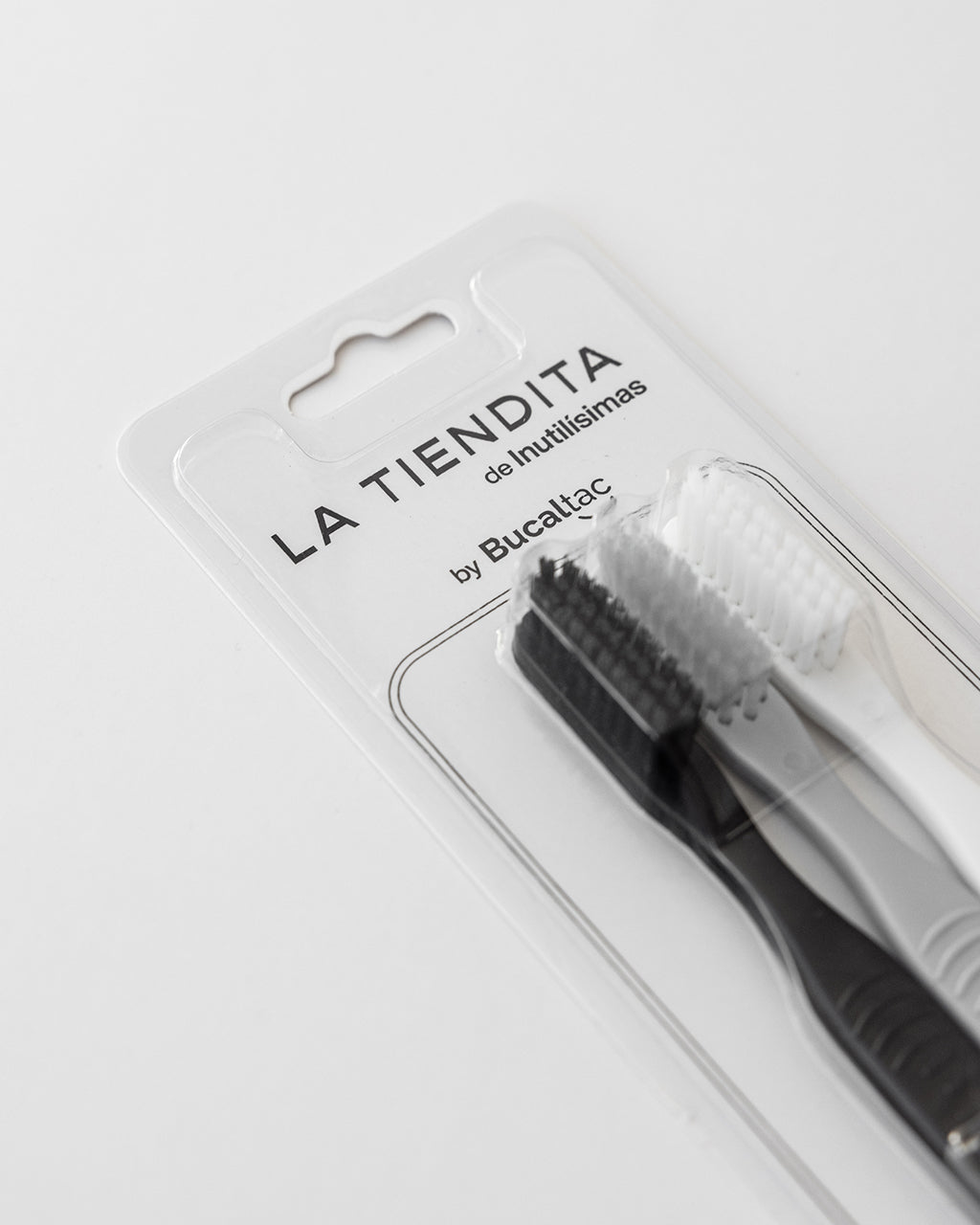 Pack cepillos x 3 Gris, Blanco y Negro